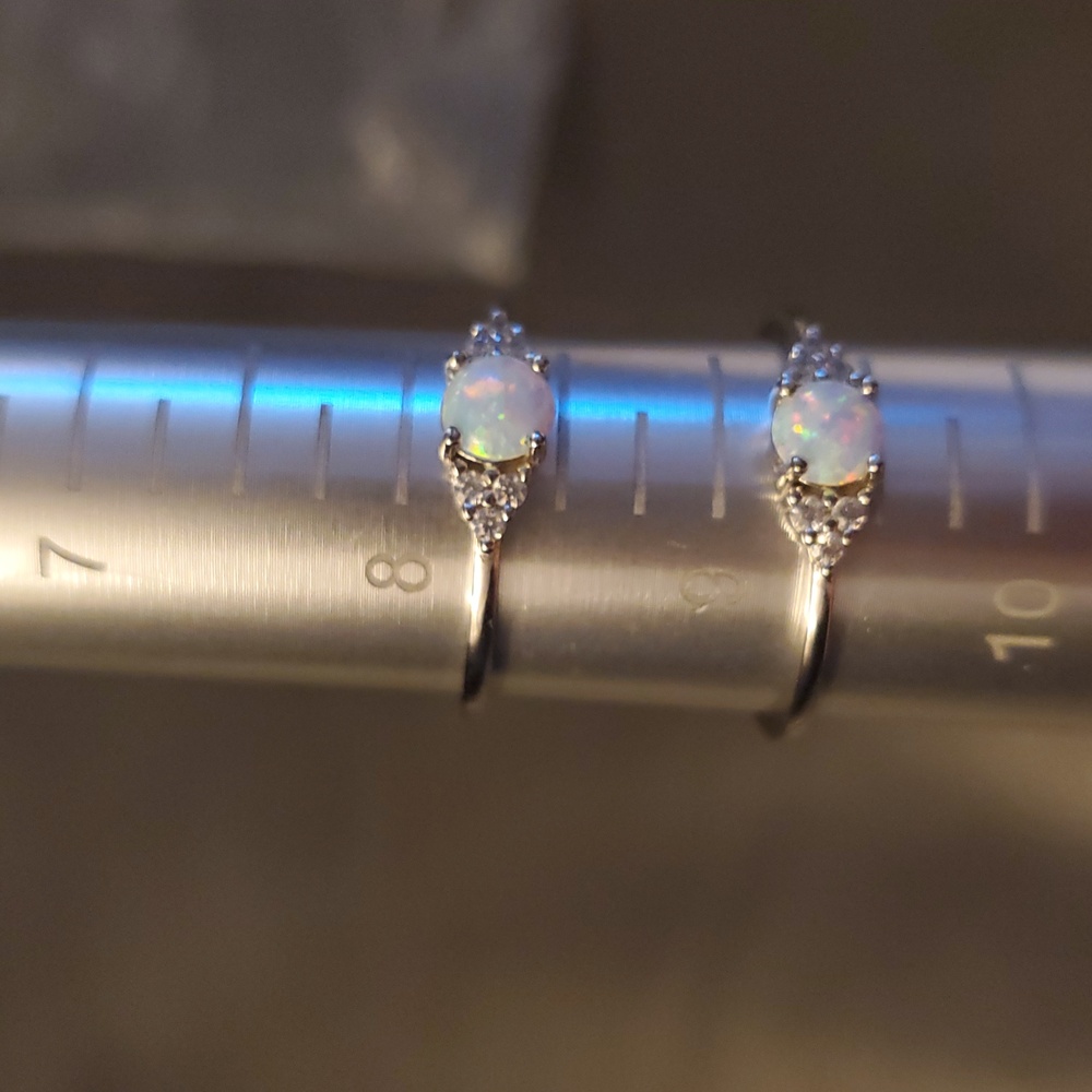 925 SOLID STERLING SILVER WHITE OPAL & CUBIC ZIRCONIA CLUSTER RING 8 9 - Picture 5 of 6